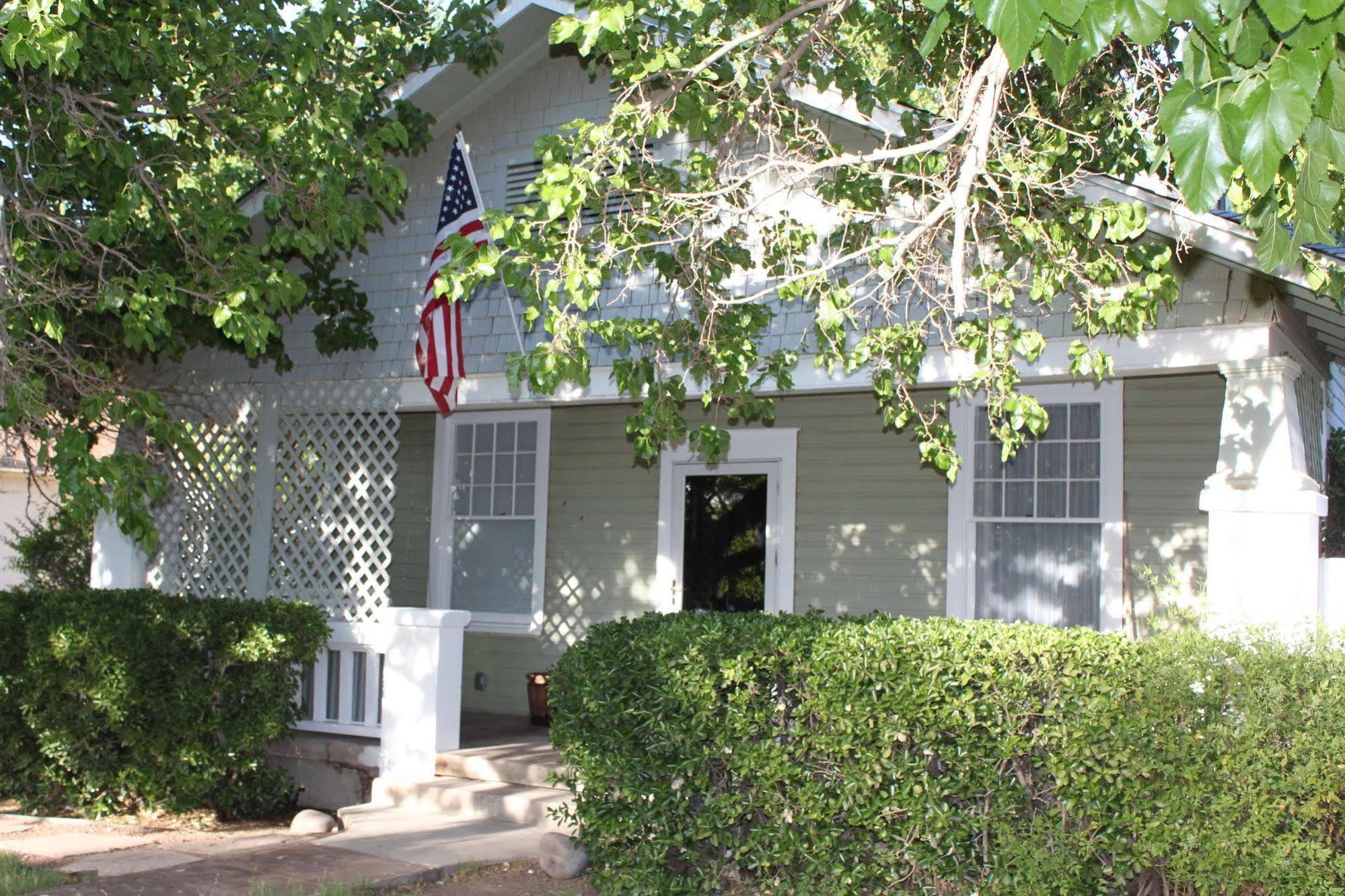 Brennan House Hotel Carlsbad Exterior photo